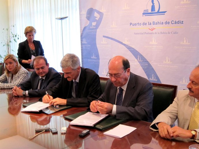 Firma De La Nueva Terminal De Contenedores De Cádiz