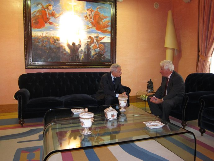 El Consejero Modesto Lobón Se Ha Reunido Con El Justicia De Aragón En Zaragoza