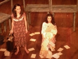 Escena De La Obra 'Cartas De Las Golondrinas'