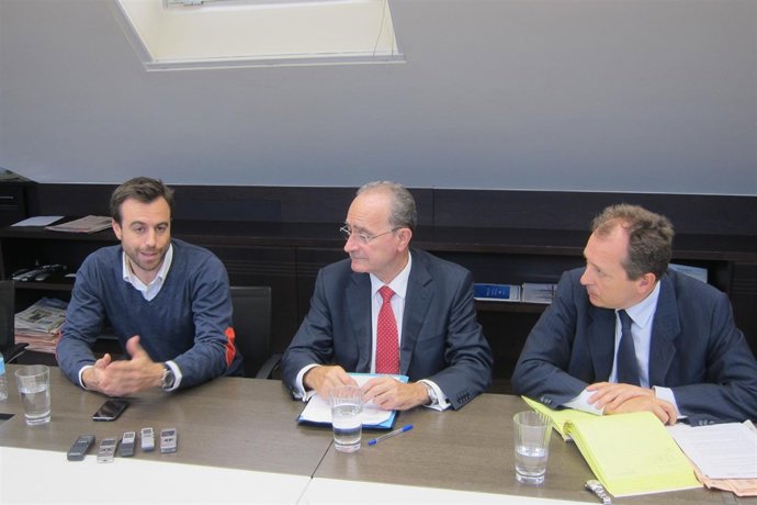 El Alcalde De Málaga, Francisco De La Torre, El Presidente Del Club Málaga Valle