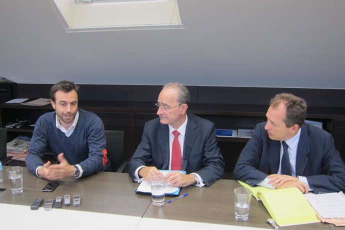 El Alcalde De Málaga, Francisco De La Torre, El Presidente Del Club Málaga Valle