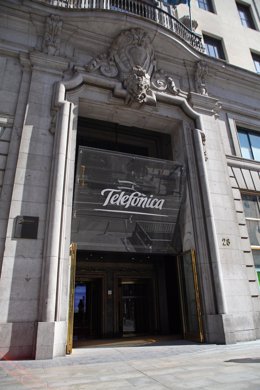 Edificio De Telefónica En Madrid