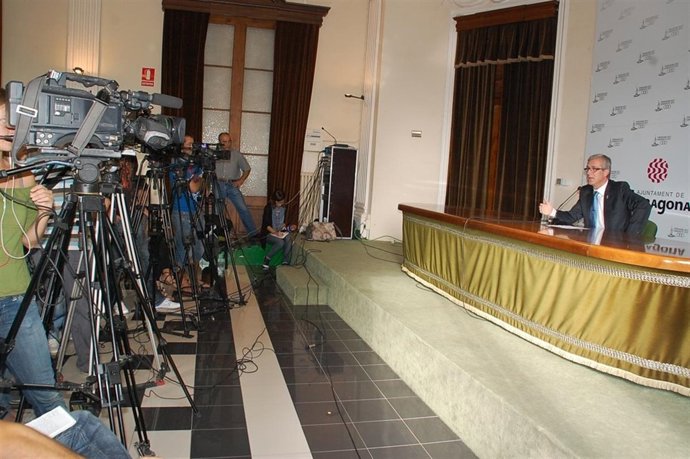 El Alcalde De Tarragona, Josep Fèlix Ballesteros, En Rueda De Prensa