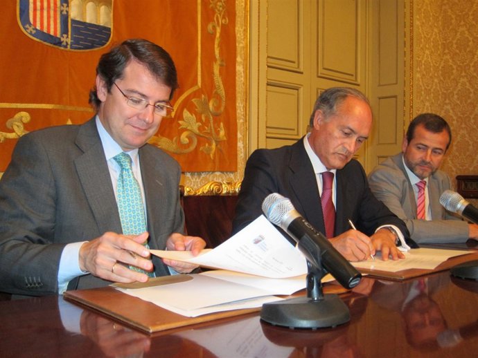 Fernández Mañueco Y Evaristo Del Canto