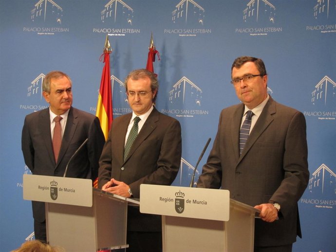 González Tovar, Miranda Y Ballesta, En La Rueda De Prensa