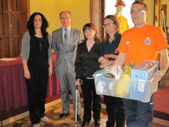 Díaz Trillo Entrega Equipos De Protección Individual Contra El Fuego