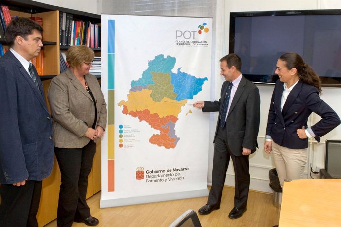 Vlad Anastasiu, Ana María Gorog, Anai Astiz Y Marie Gómez.