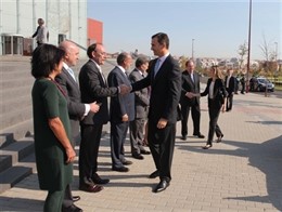 Don Felipe Saluda A Las Autoridades