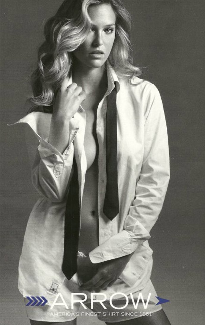 La Modelo Bar Refaeli Para Arrow 