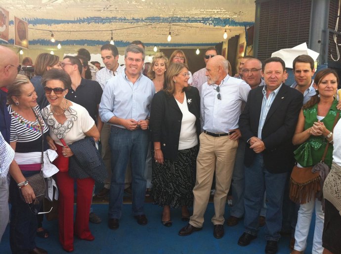 Fernández De Moya Junto A Rodríguez Y Puche, Entre Otros Miembros Del PP