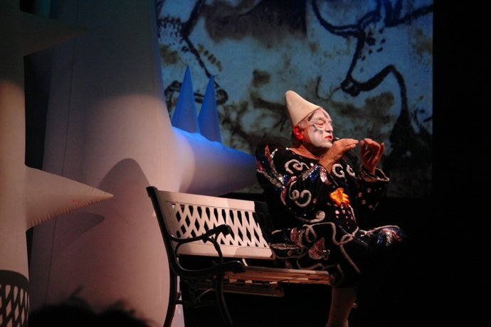 El Humorista Leo Basi