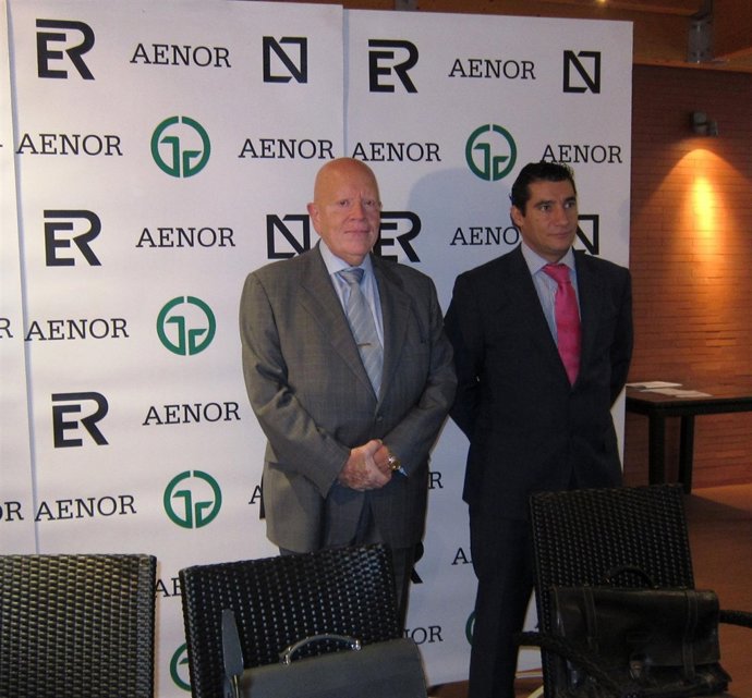 El Presidente De Aenor Y El Director De La Entidad En Castilla Y León