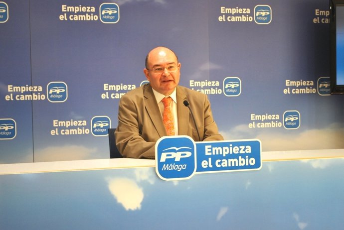 Antonio Garrido, En Rueda De Prensa