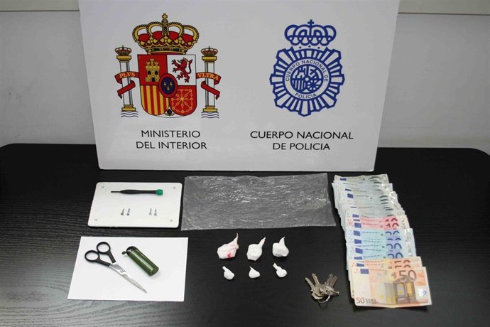 Efectos Incautados En Un Club De Alterne De La Calle La Vía, En Valladolid