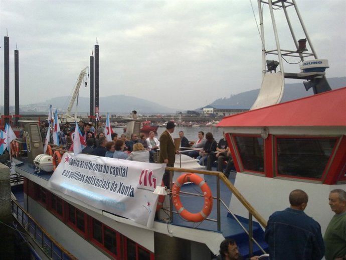 Protesta De La CIG En Ferrol Simulación La Emigración