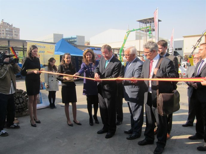 Silván Corta La Cinta Inaugural De Expobioenergía.