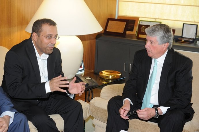 Arturo Fernández Con El Presidente Del Grupo Emiratí Liwa Chemicals