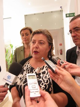 La Consejera De Agricultura Y Pesca, Clara Aguilera