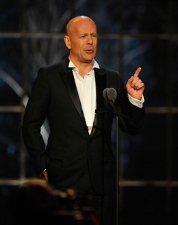 Bruce Willis Dando Un Discurso
