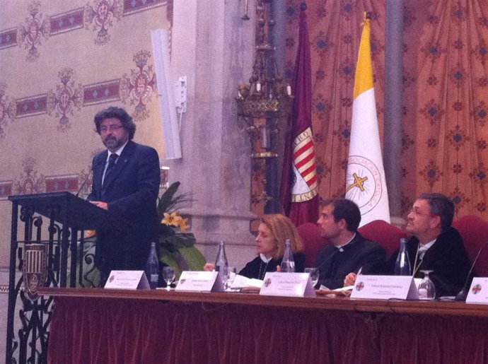 Antoni Castellà En Su Discurso De Inauguración Del Curso En Abat Oliba