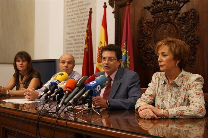 Empresa KNAUF Dona Al Ayuntamiento 5.000 M2 De Placas De Yeso 