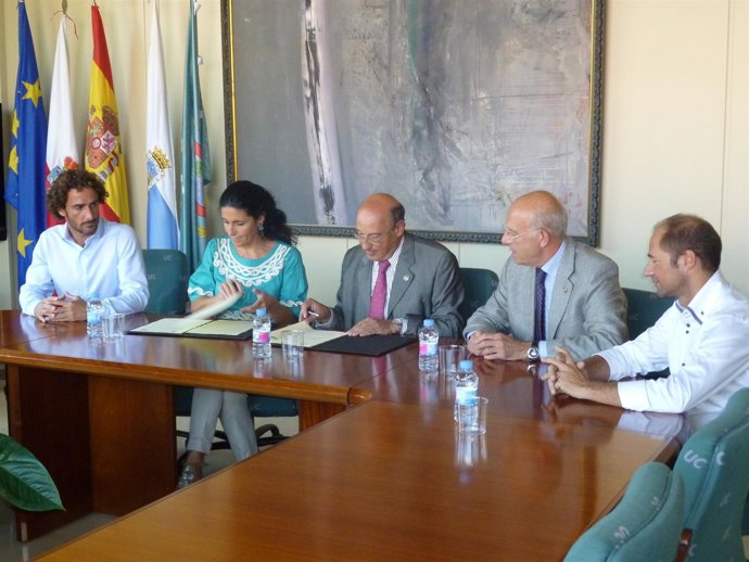 Convenio UC Y Colegio De Enfermería 