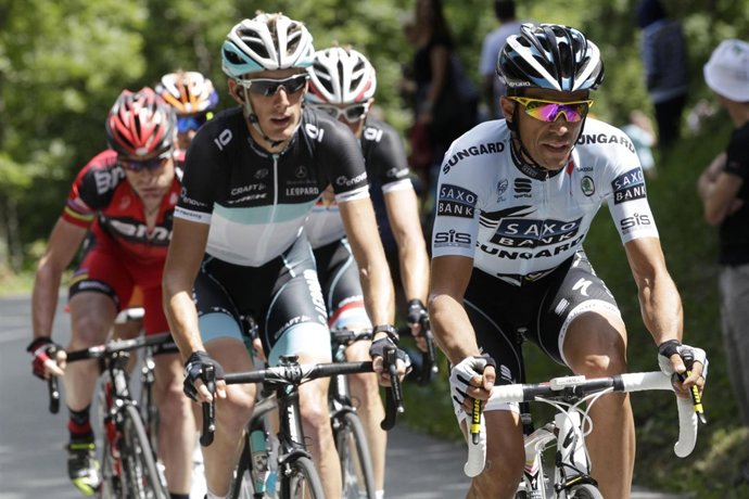 Alberto Contador Por Delante De Andy Schleck Y Cadel Evans En El Tour 2011