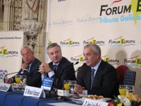 Blanco afirma que el Gobierno "debe" apagar los fuegos porque a la Xunta "le preocupa más apagar la información"