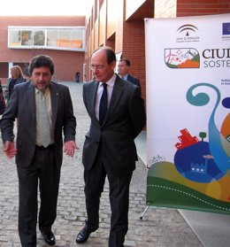 El Rector De La UPO, Juan Jiménez, Y El Consejero José Juan Díaz Trillo
