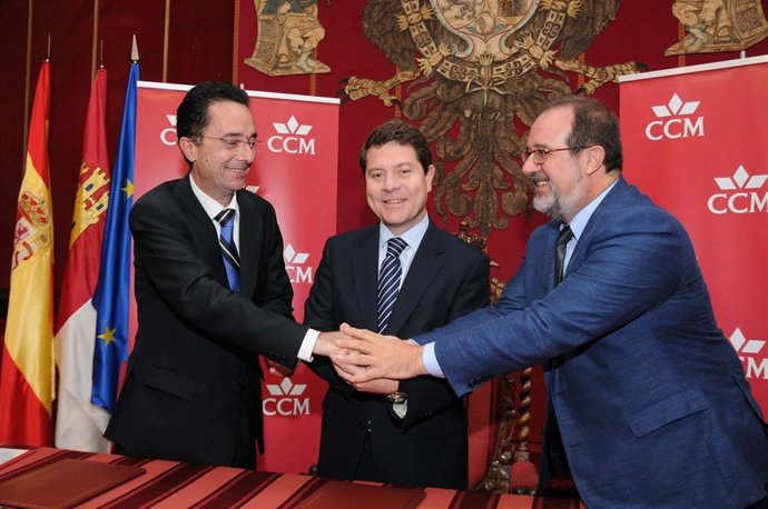 El Alcalde Firma Un Convenio Con CCM