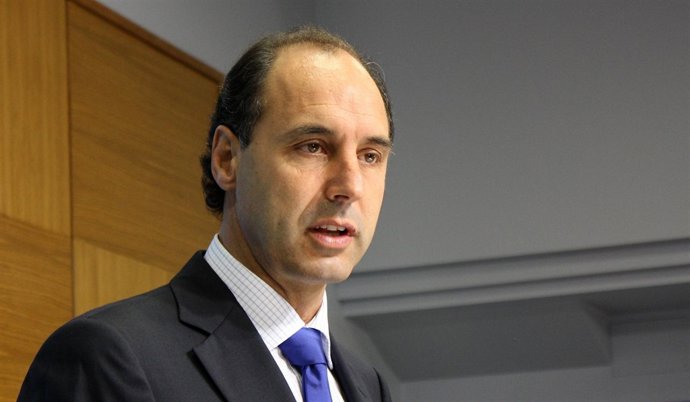 Diego En La Sede Del PP