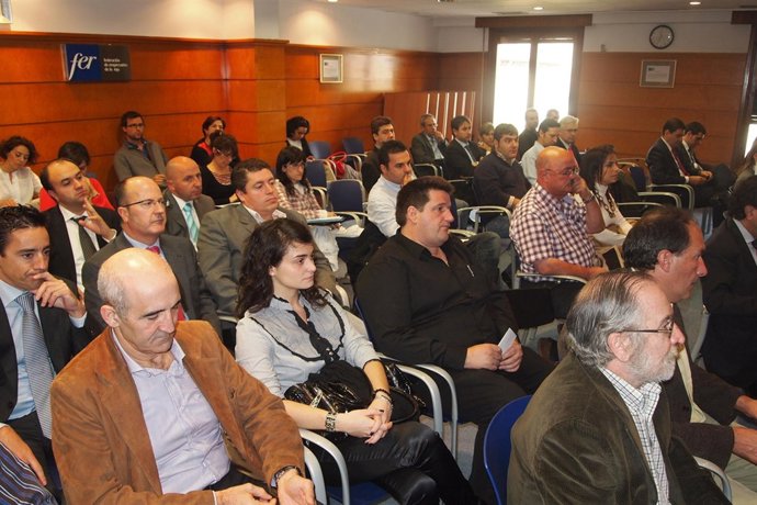 Empresarios Asisten A La Presentación De Iberaval      