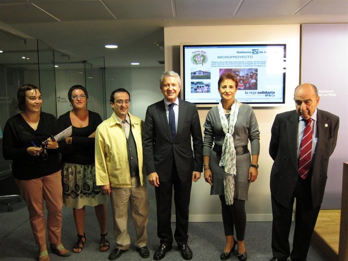 Del Río, Moreno Y Otros Participantes En La Presentación