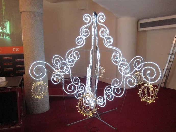 Nuevas Lámparas Modernistas De Navidad En El Paseo De Gràcia