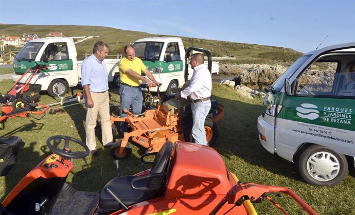 Vehículos Eléctricos Para Jardines En Bezana