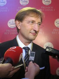 Carlos Simón considera "terrible" el ERE del CIPF y espera que la situación pueda "reflotar" de alguna manera