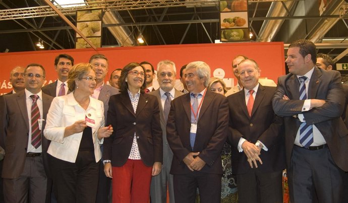 La Ministra De Agricultura, Rosa Aguilar, Junto A  Guerrero Y Alberto Garrocho. 