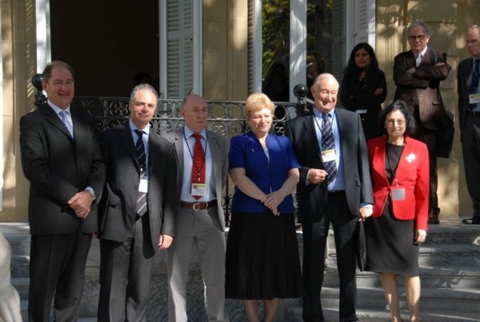 Brian Currin, El Primero Por La Izquierda