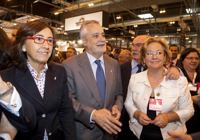 La Presidenta De La Diputación, Junto A Griñán Y La Ministra De Agricultura.