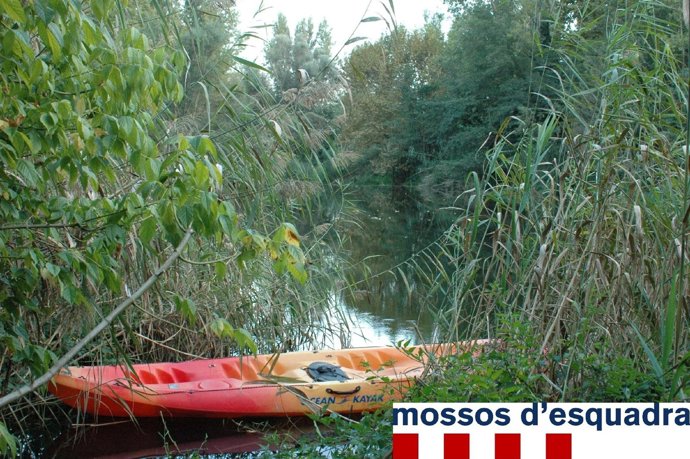 Kayak Con El Que Iban A La Plantación De Marihuana