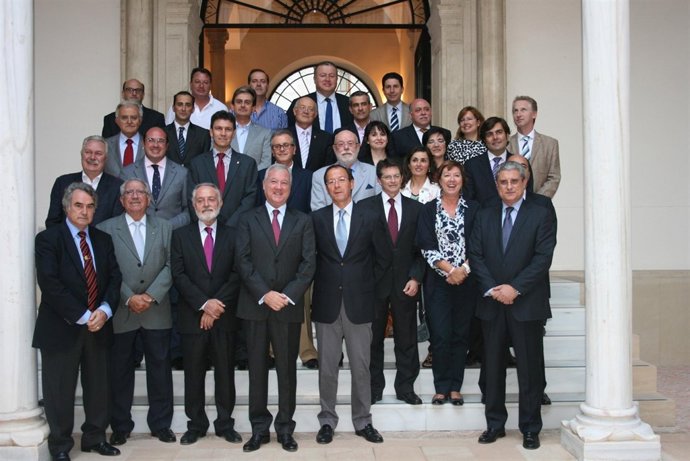 Valcárcel Y Representantes De La Sociedad Murciana