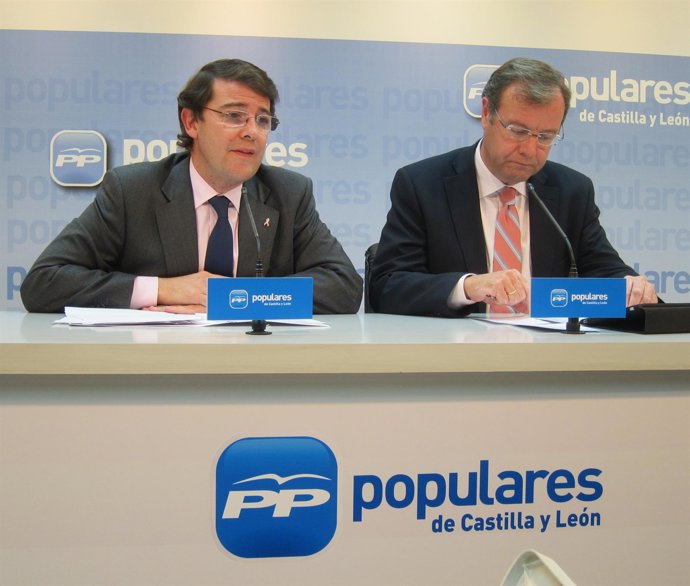 Fernández Mañueco Y Silván Durante La Rueda De Prensa