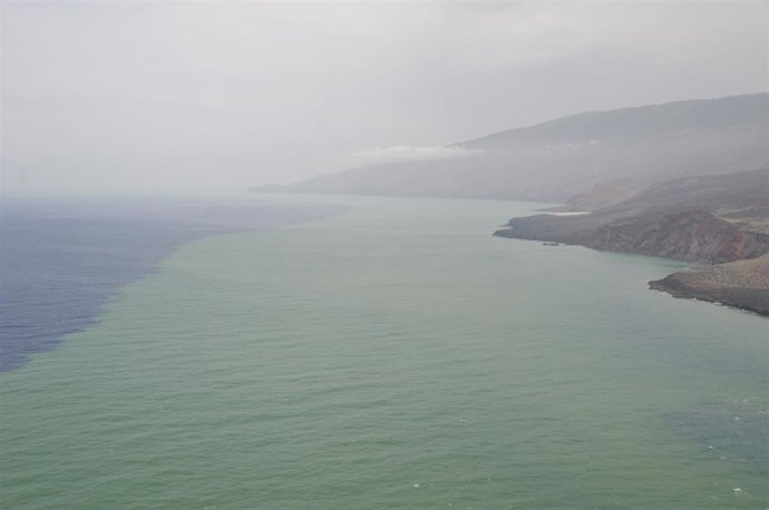 Mancha Turquesa En El Hierro