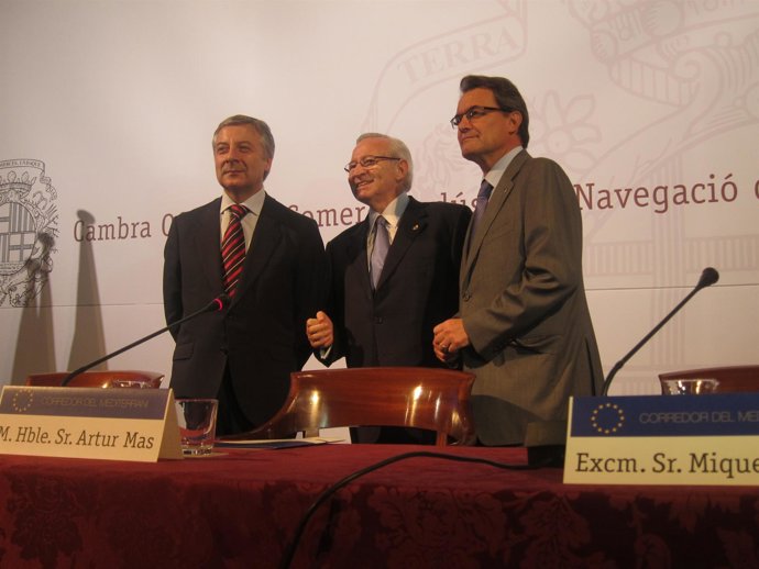 El Ministro José Blanco, Miquel Valls (Cámara De Barcelona) Y El Pte. Artur Mas