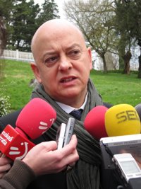 Elorza dice que prefiere que un socialista diga que se podía hacer más a un PP que dice que "se está haciendo demasiado"