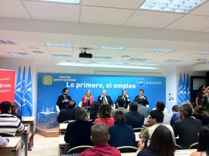 Manuel Pizarro Y Francisco Granados, Durante La Charla