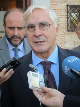 Barreda Atiende A Los Medios