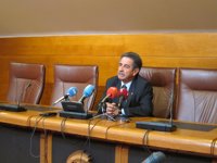 Revilla acusa a Blanco de "machacar a Cantabria" por "venganza" al excluirla de las conexiones ferroviarias de la UE