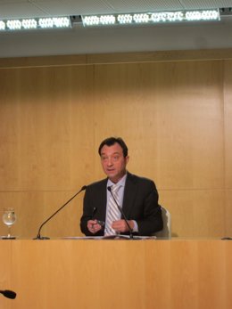 Cobo Durante La Rueda De Prensa Posterior A La Junta De Gobierno