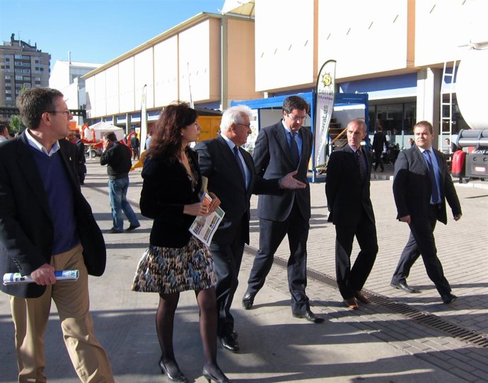 Miembros Del Pscyl, Entre Ellos Óscar López, Visitan Expobioenergía